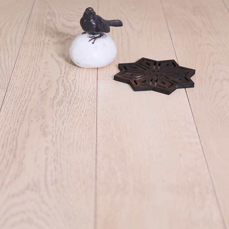 Greenland 18mm Thickness Solid wood Oak Hardwood UV Lacquered Wooden Flooring