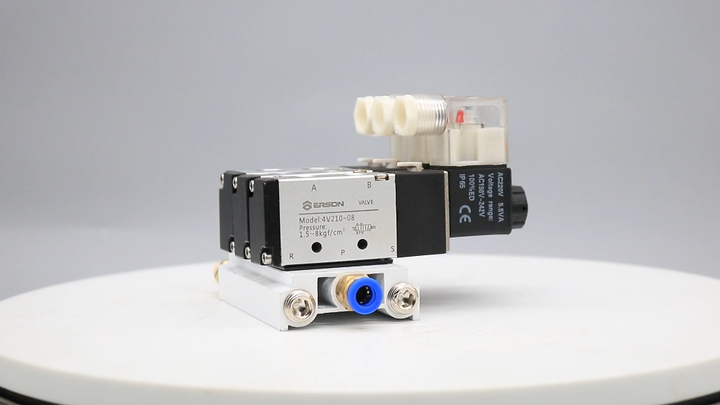 IGOYE 1/4" NPT Pneumatic Solenoid Valve DC 12V/24V, 2-Position 5-Way With Accessories