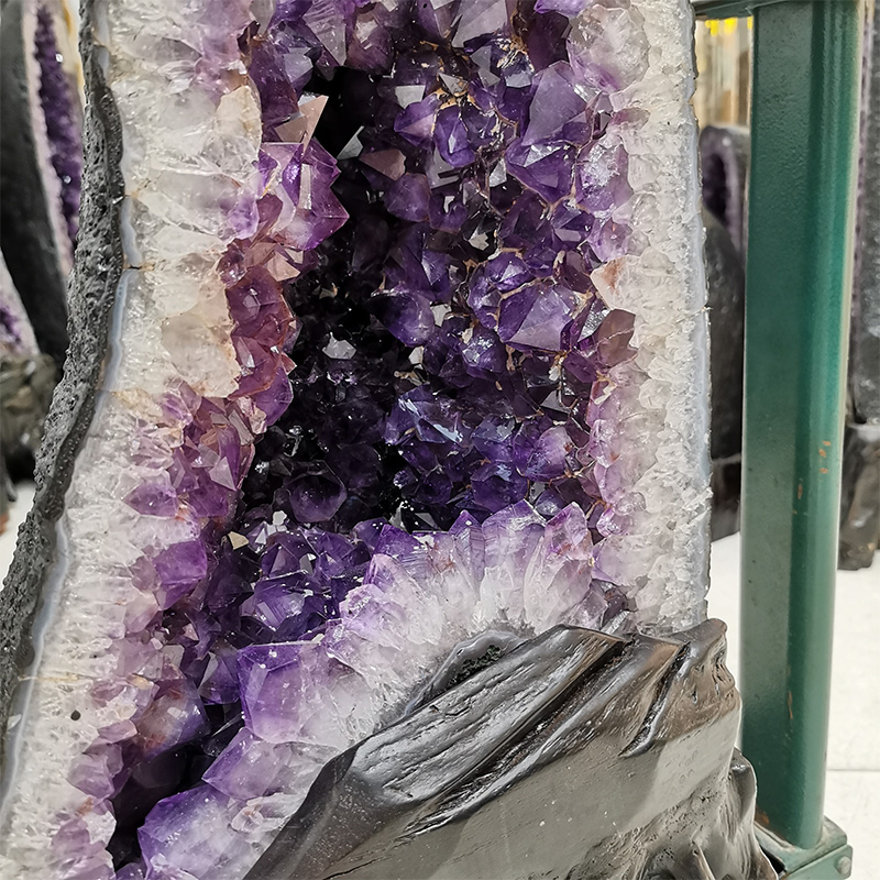 アメジストジオード 21cm アメジストジオード 21cm Amethyst Cut Base Geode #21