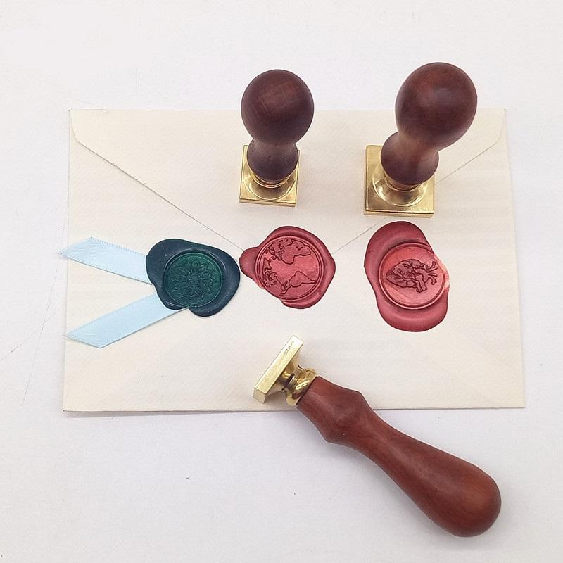 friends giving invitation