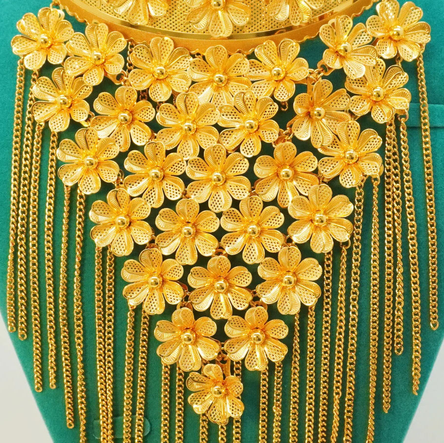 Top 10 Housewarming Gifts for Beach House Owners