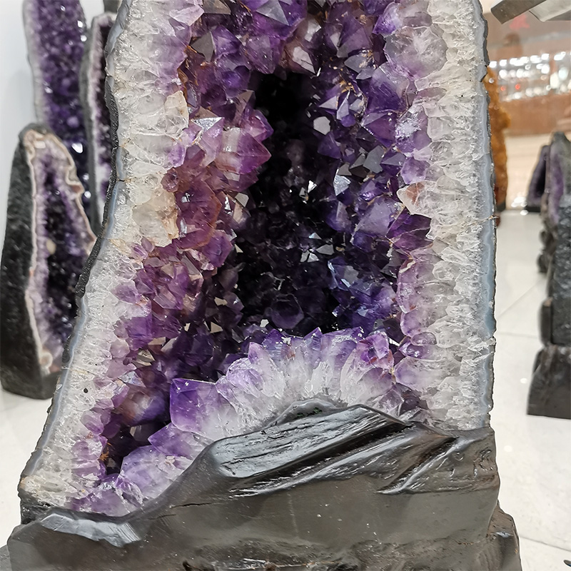 アメジストジオード 21cm アメジストジオード 21cm Amethyst Cut Base Geode #21