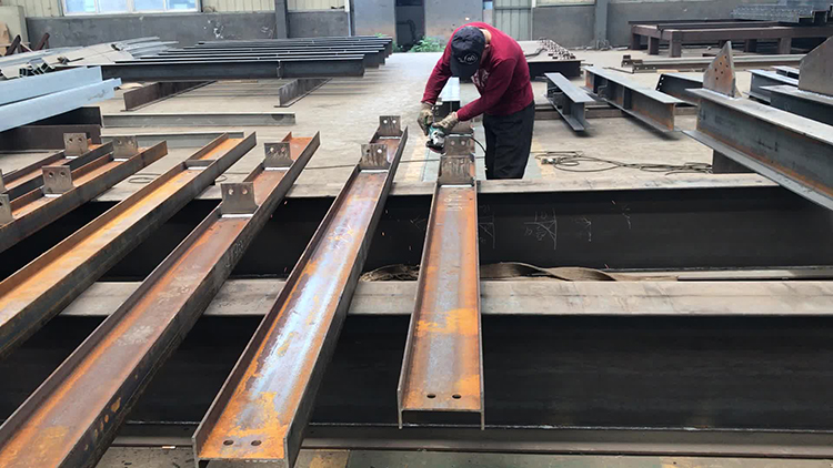 Customized Prefabricated Warehouse Building Steel Structure with European Material