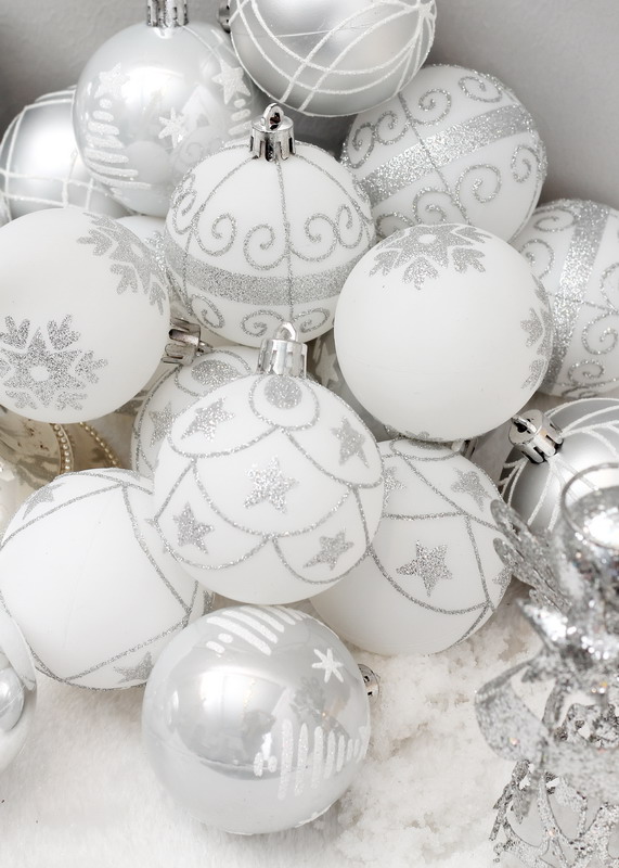 silver and white colour Christmas plastic ball ornaments