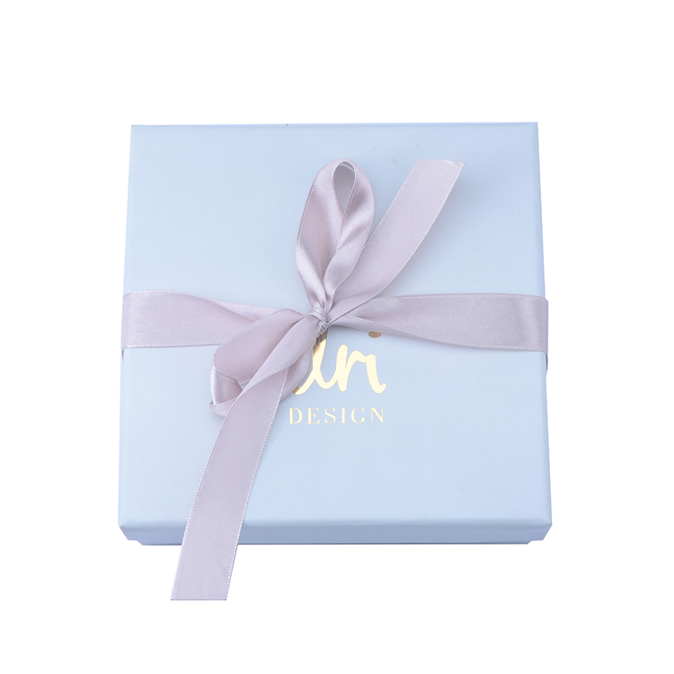 Custom Small White Cardboard Paper Gift Packaging Box