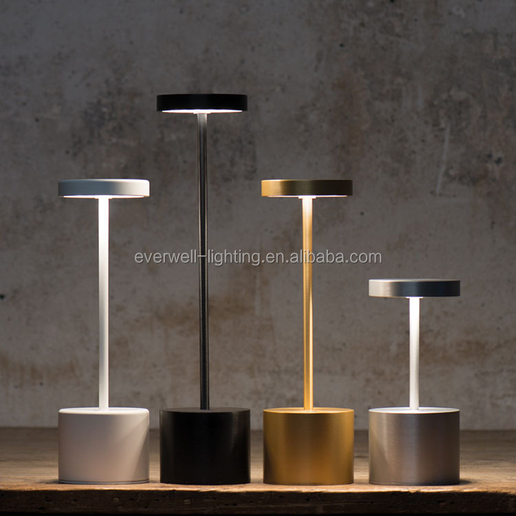 Modern Hotel Energy Saving Table lamp Aluminium USB Rechargeable LED Cordless Table Lamp For Restaurant