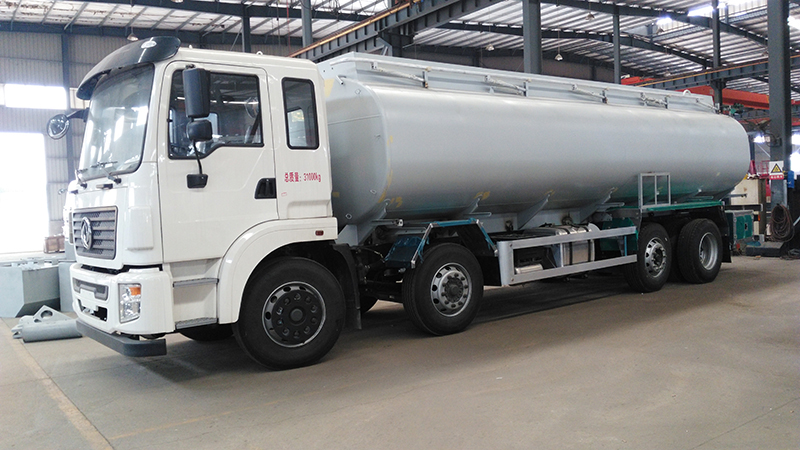 Heavy duty 8x4 big capacity 30000  20000 liter fuel tank truck for sale