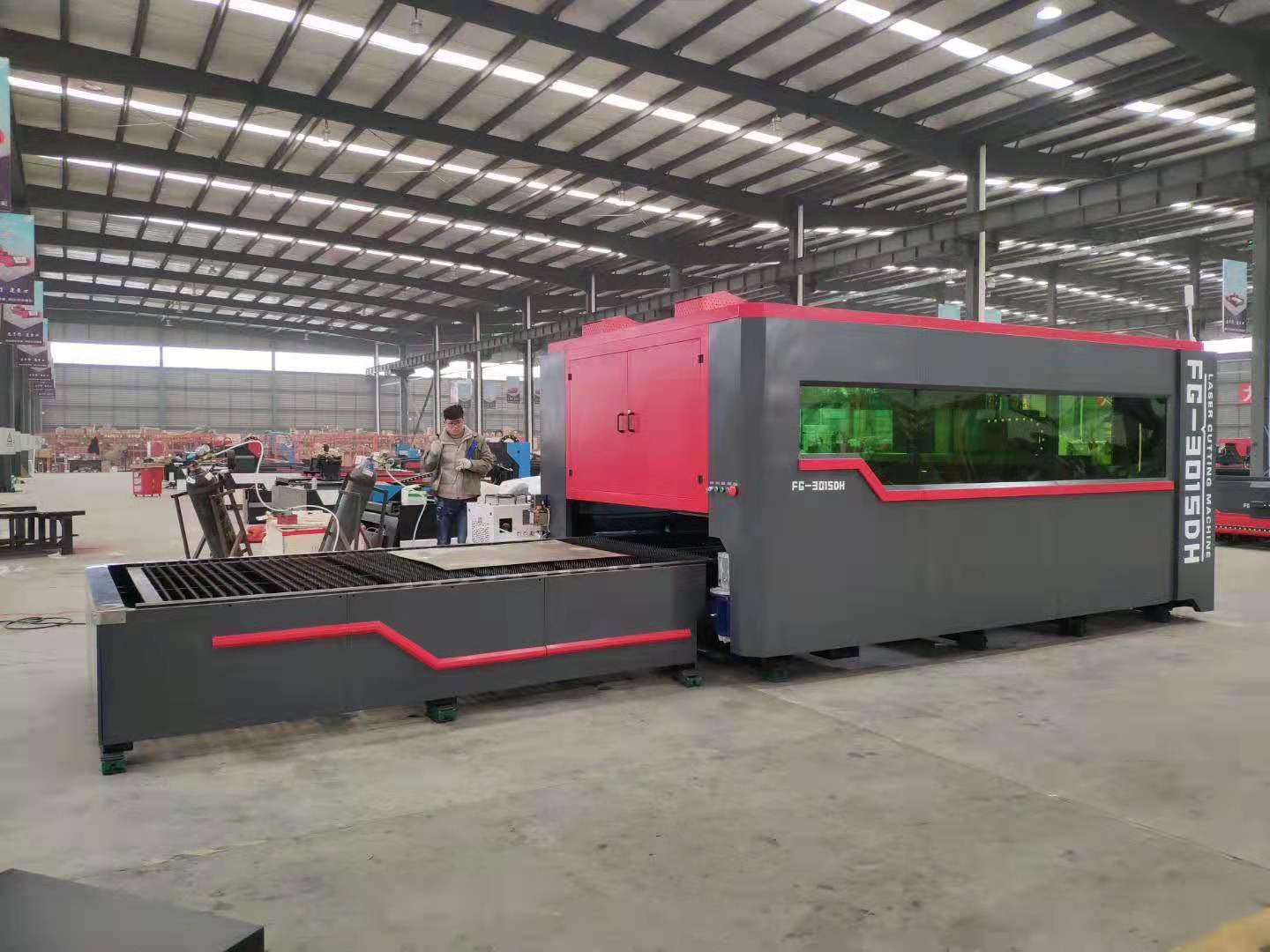 CNC 3000x1500mm Steel Sheet Fiber Laser Cutting Machine