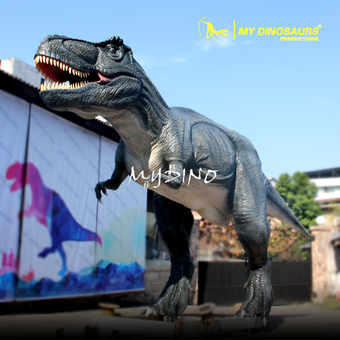 恐竜 恐竜電車お出迎え 本日成獣14体の大賑わい😀 2024.06.16 福井県