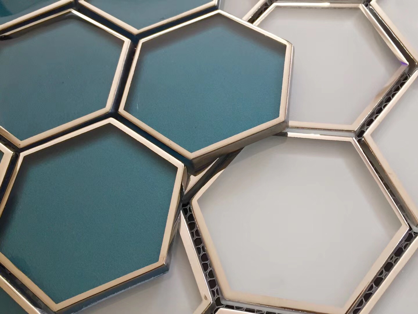 Zinc Coated Wall Mosaic Latest Design Galvanized Hexagonal Glass Mosaic 3D Decorative Tiles