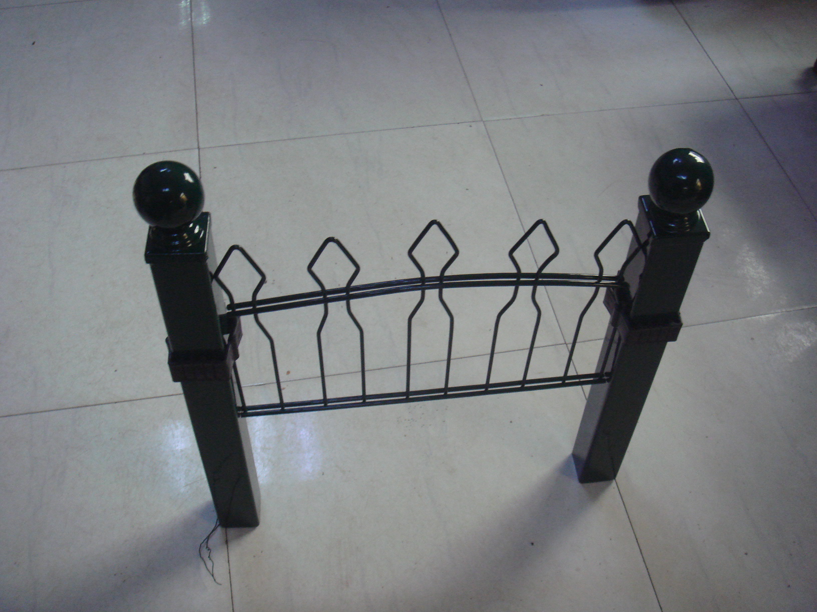 에 대한 최신 회사 뉴스 용접된 아치형 두배 수평선상 세력 와이어 메쉬 펜스  0