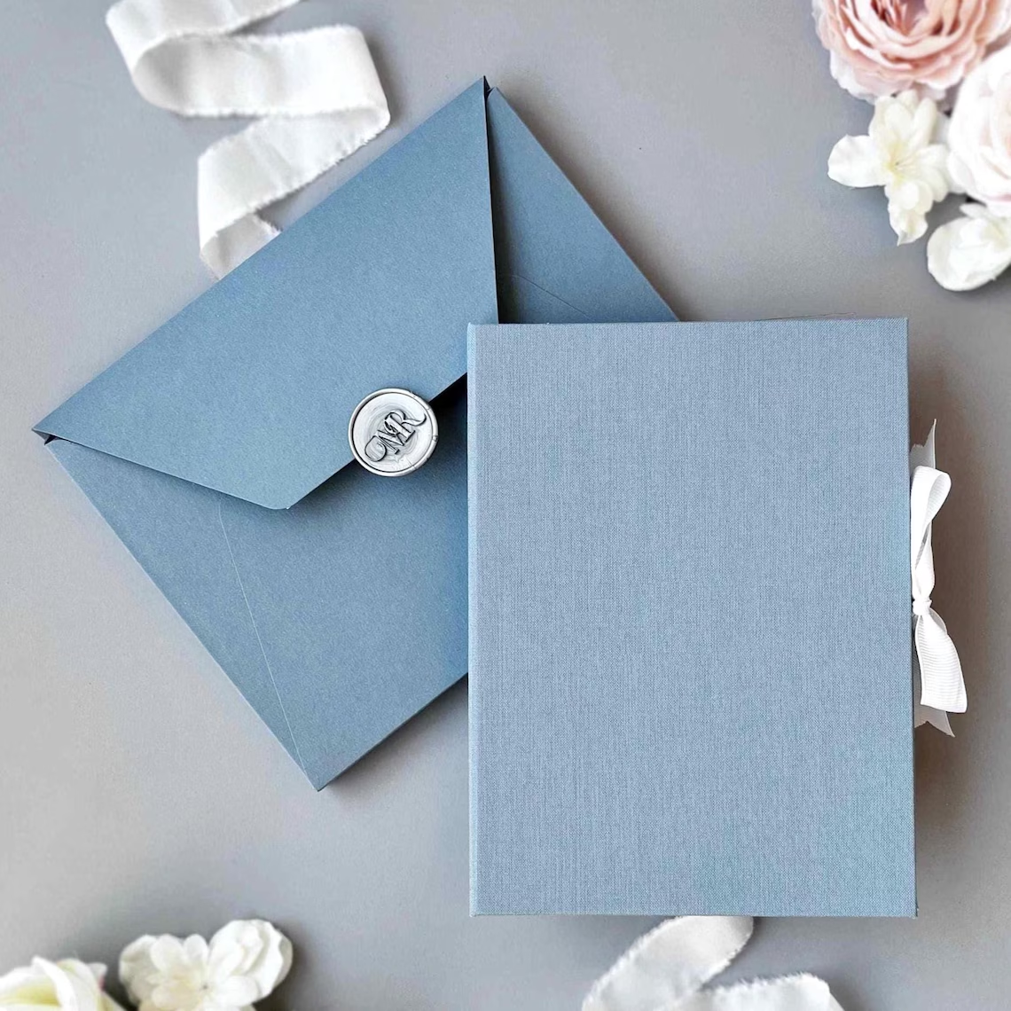 how far in advance do you mail wedding invitations