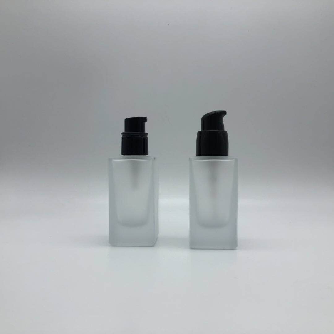 Luxury Square Empty Foundation Glass Lotion Bottles With Pump 15ml