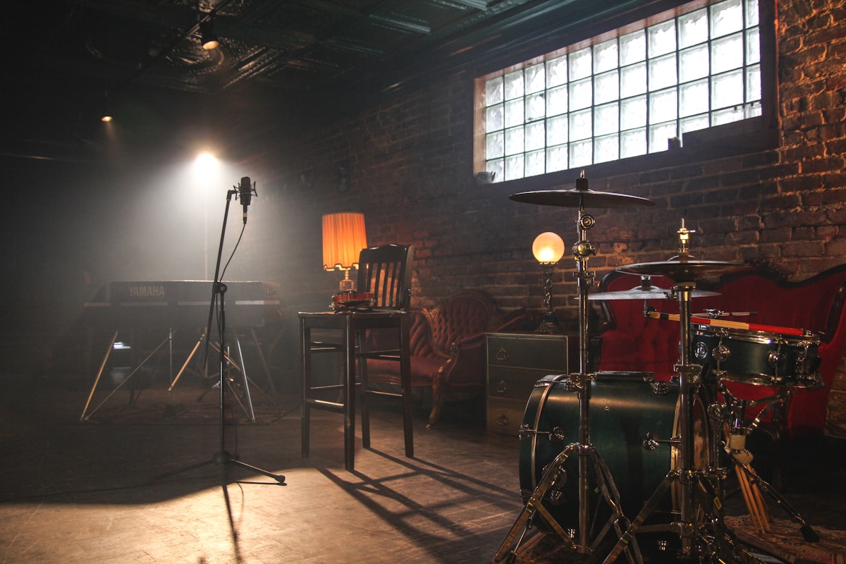 Guitar amplifier with microphone setup