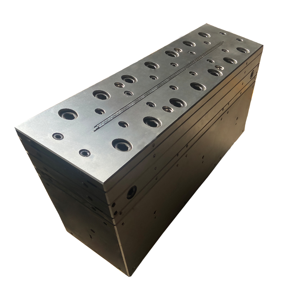 1600毫米熔喷纺丝头死无纺布熔喷模具熔融喷浆熔喷织物模具n95桥