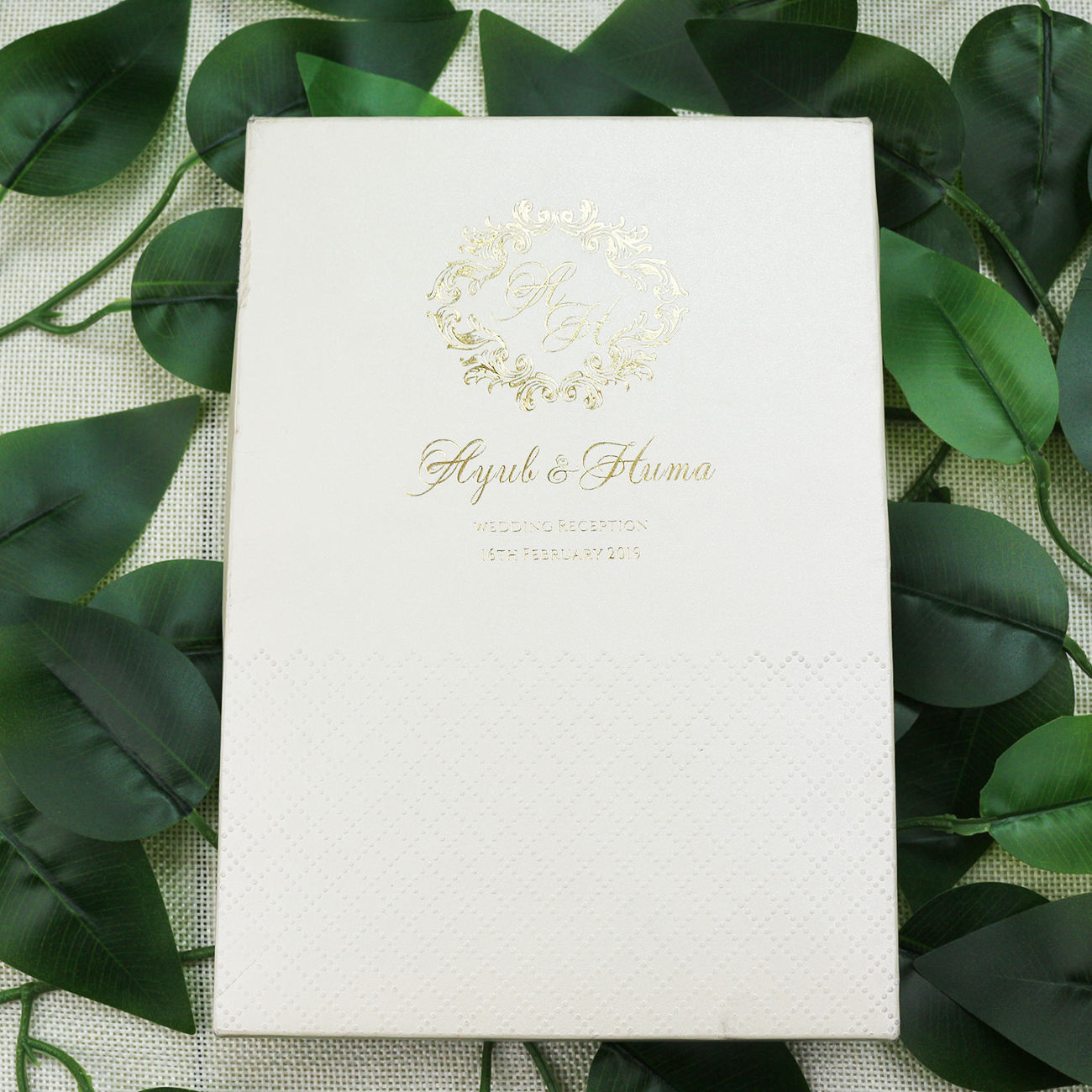 how to invite a guest to a discord server