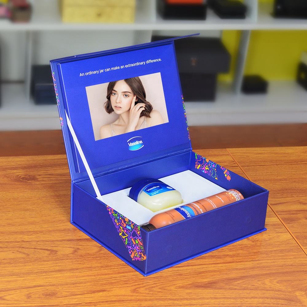 who not to invite to your baby shower