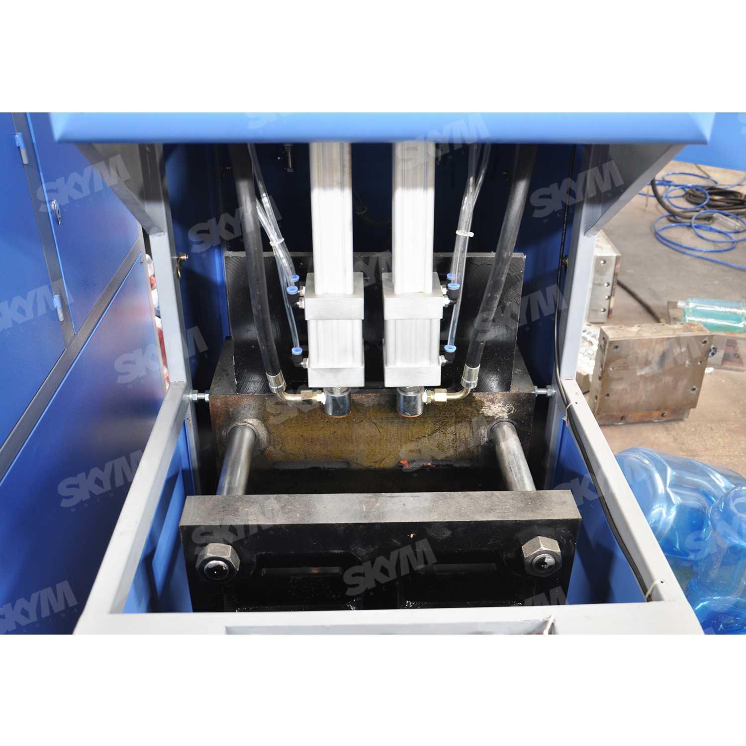 skym半自动ps pe ppp宠物塑料饮料化妆品油水瓶制作拉伸吹瓶机 - buy