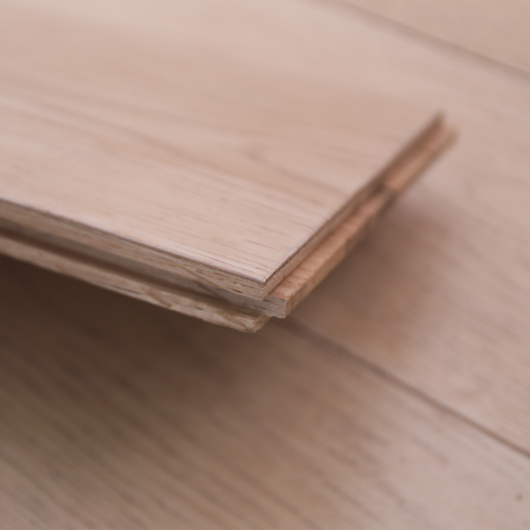 Greenland 18mm Thickness Solid wood Oak Hardwood UV Lacquered Wooden Flooring