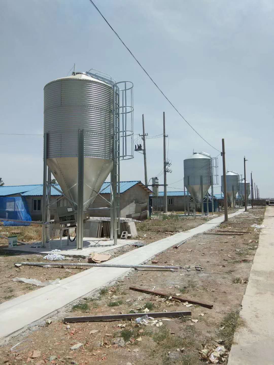 14/16 partitions Poultry Farm Equipment Plastic Chicken Feeders And Drinkers