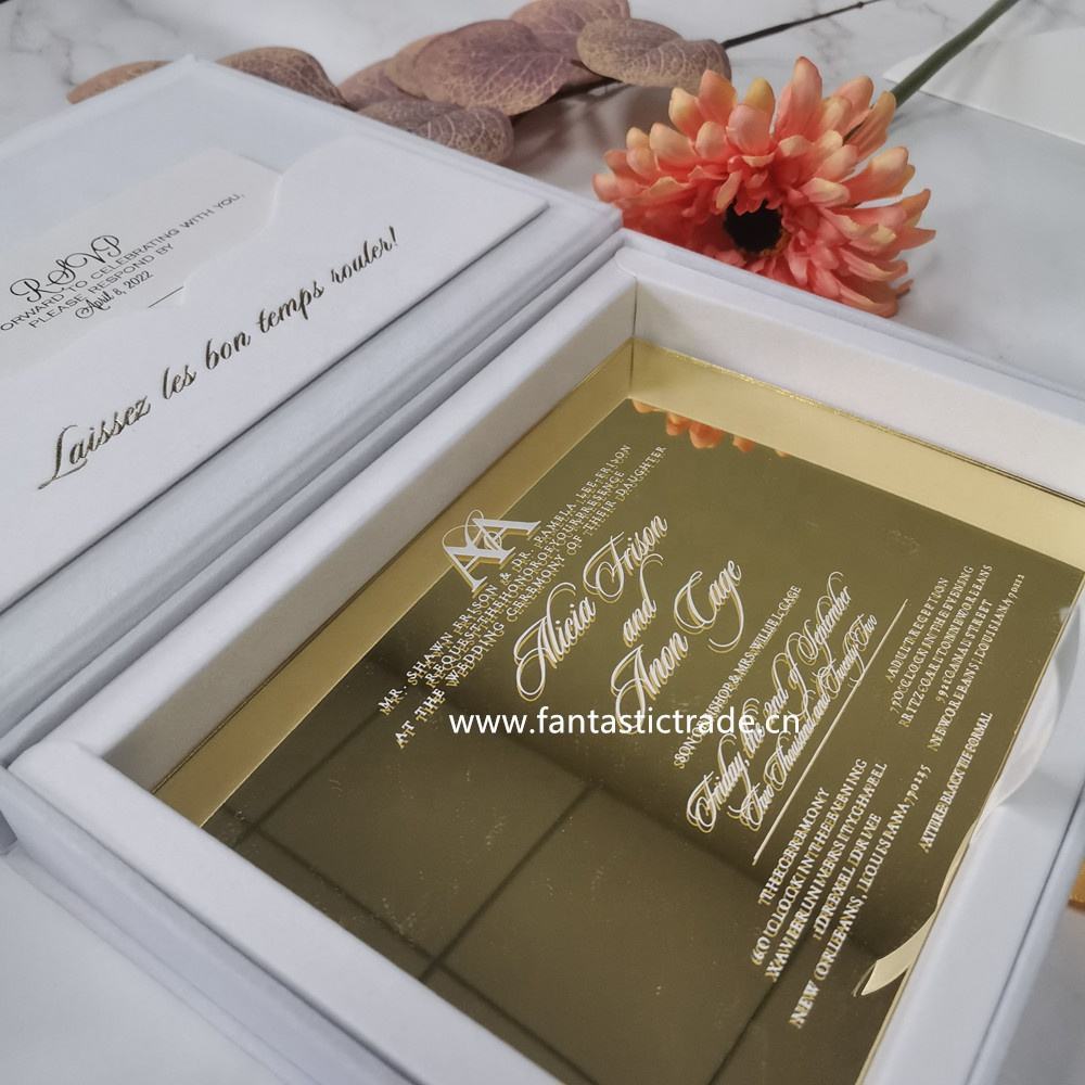 how to say no gifts on an invitation