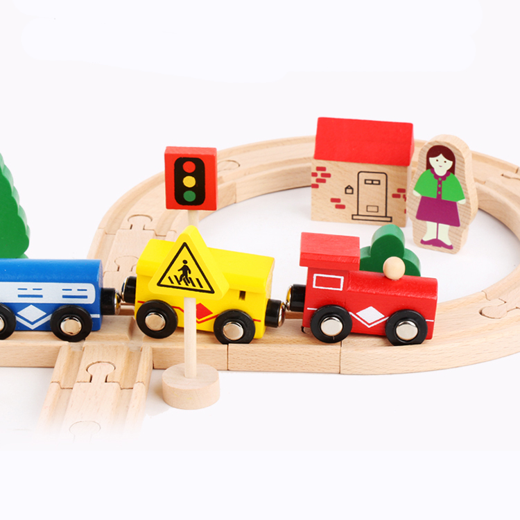 Hot Selling High Quality 32 Pieces Wooden Pull Train Round Track Set Toys New Released Kids Imagination Develop Educational Toys