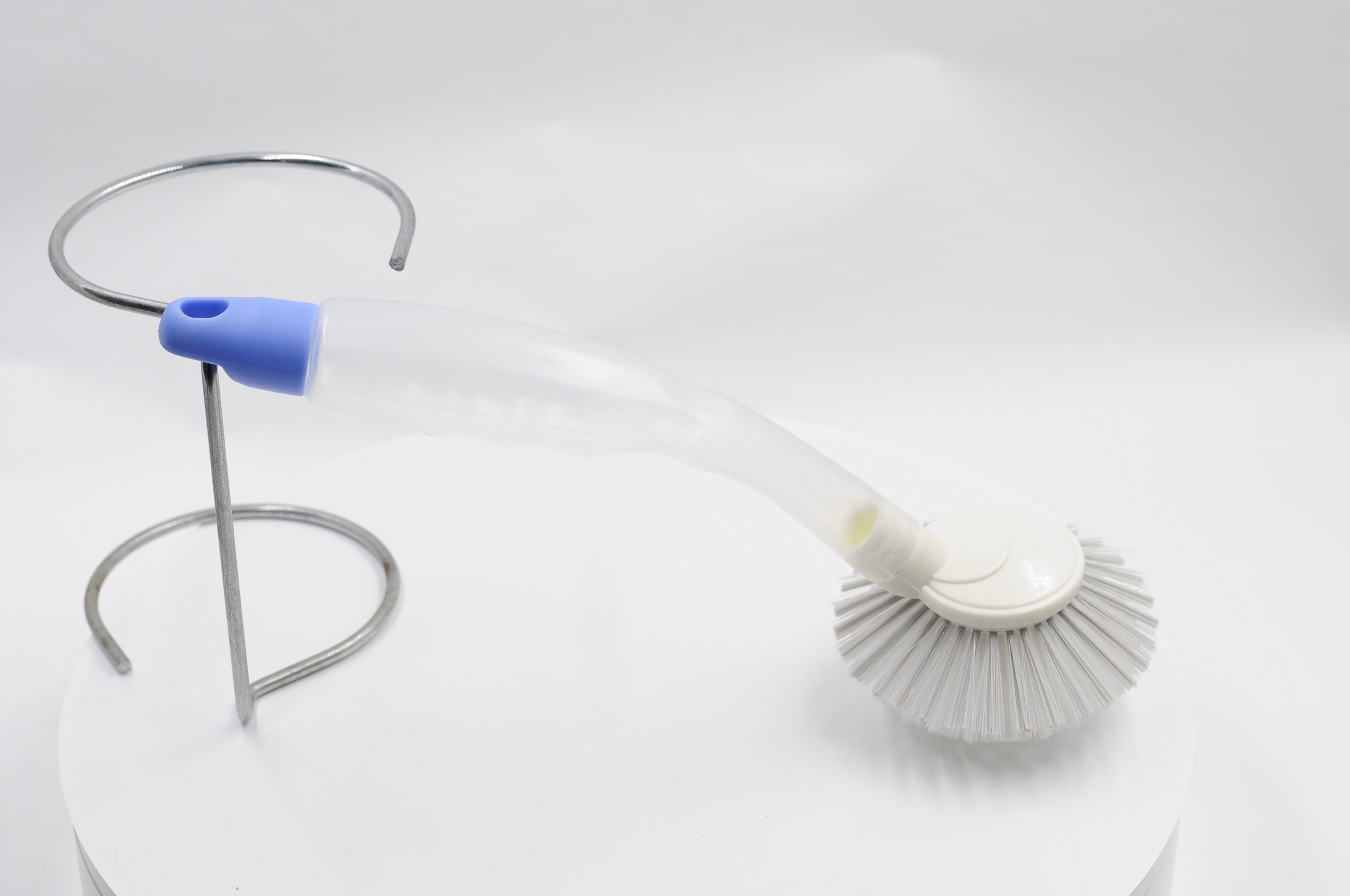 High Quality Cheap Easily Cleaned Round dish brush with soap dispenser