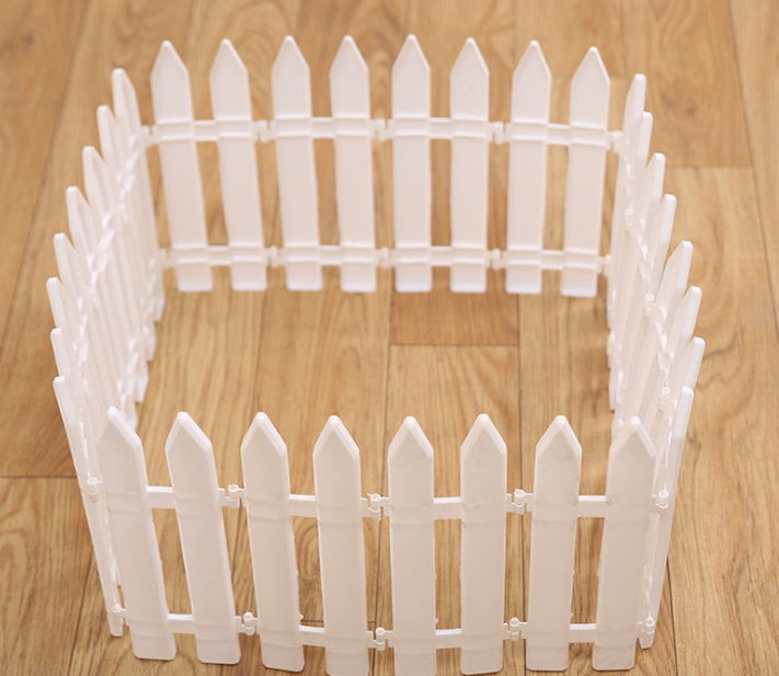 New Design Christmas Tree Decoration 30Cm High White Plastic Fence