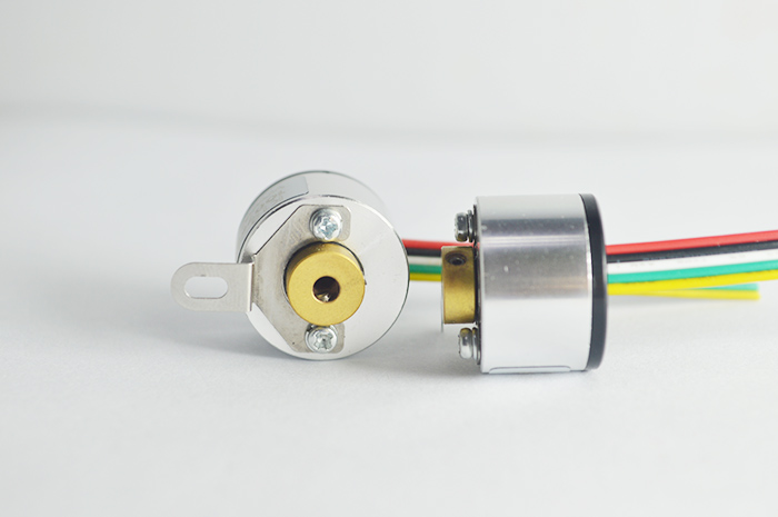 18mm Mini Incremental Encoder Output Type NPN 360ppr 8mm Shaft Rotary