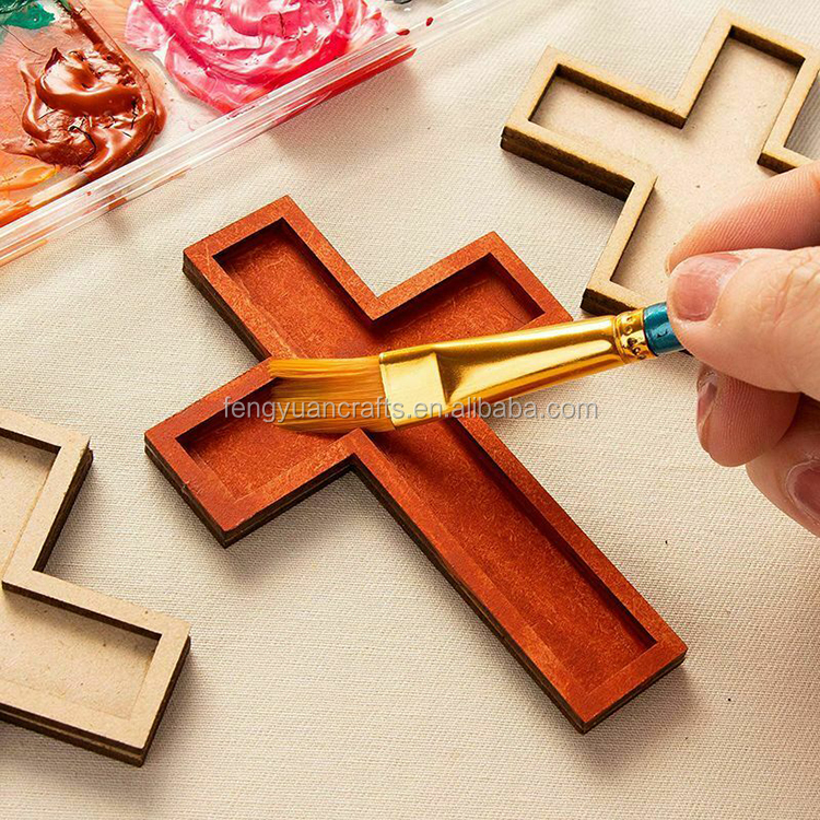 diy 未完成的木制十字架为教堂装饰