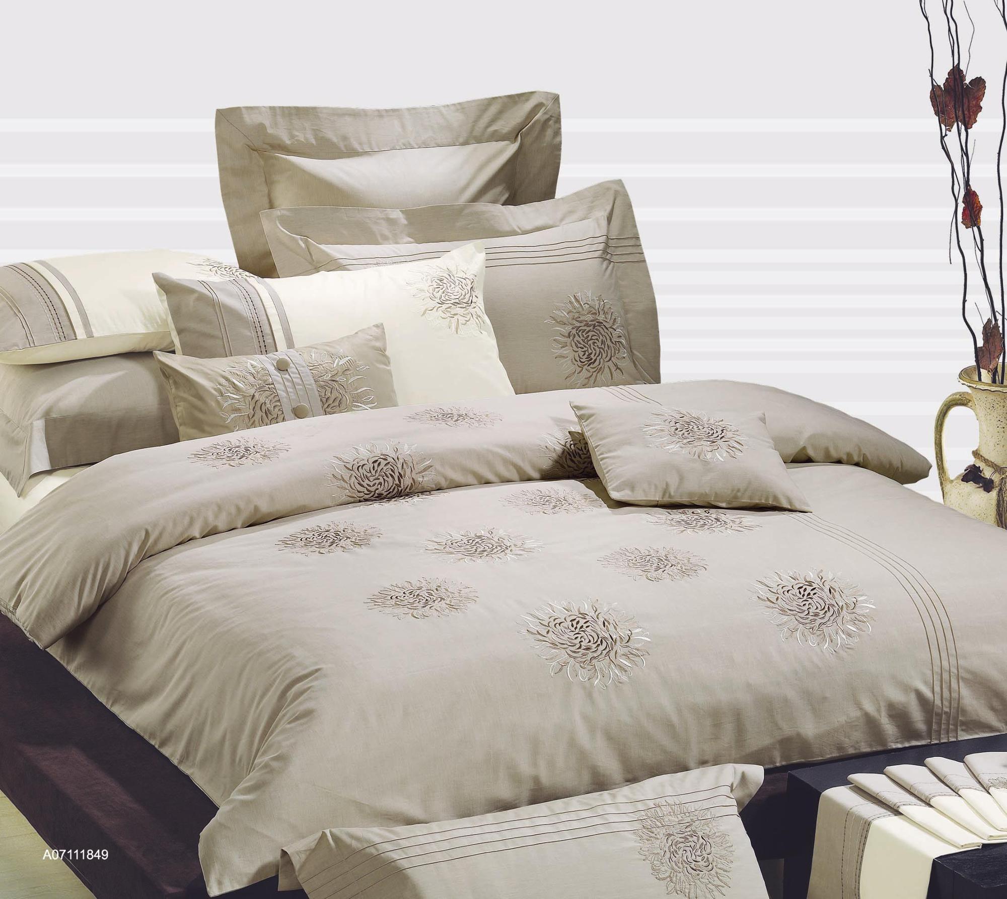 Elegant Embroidery 4 Piece duvet & pillows & flat sheet, bed sheets with pillowcases