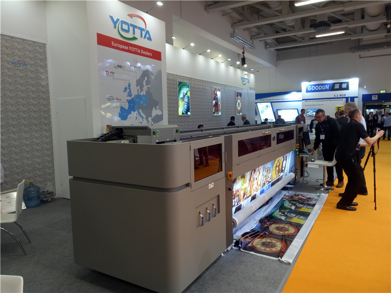 5m UV hybrid printer with Kycera KJ4A heads for soft film flex banner