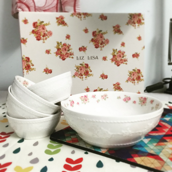 Eco Friendly Country Style Elegant Ceramic Dinnerware Set For Decoration