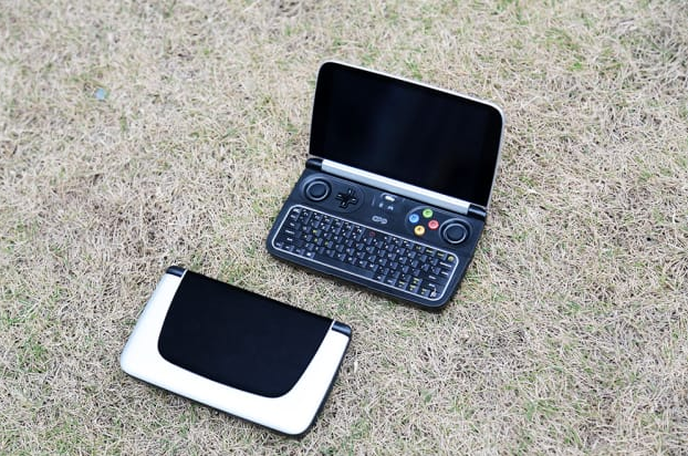 6inch GPD WIN 2 Handheld touch screen game console 1,000,000 internet games