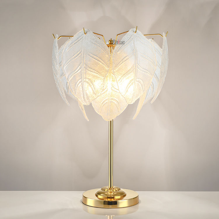 Modern luxury glass table lamp wedding heart-shaped leaf lighting for hotel and bedroom bedside