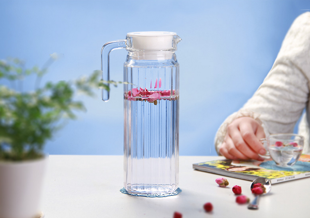Glass water pitcher/glass teapots/ 1L glass jug with plastic lid.