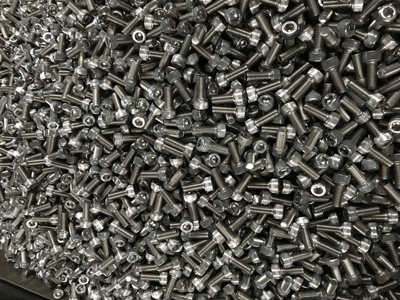 Inconel 725 601 600 625 601 718 Alloy Steel Nut Bolts And Screws
