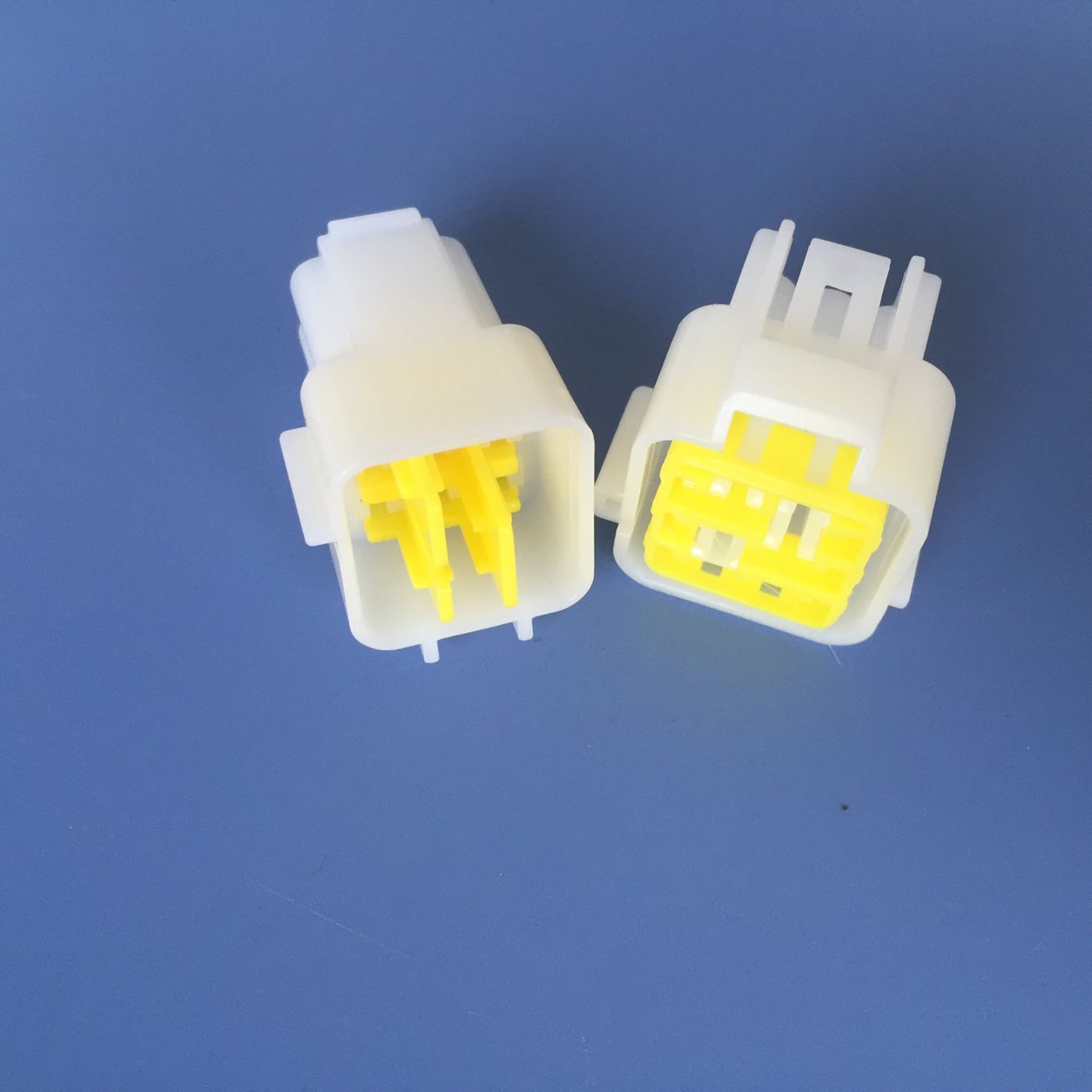 яページ 174257-2 2 3 4 6 8 10 Pin AMP Denso Style Cable Adapters