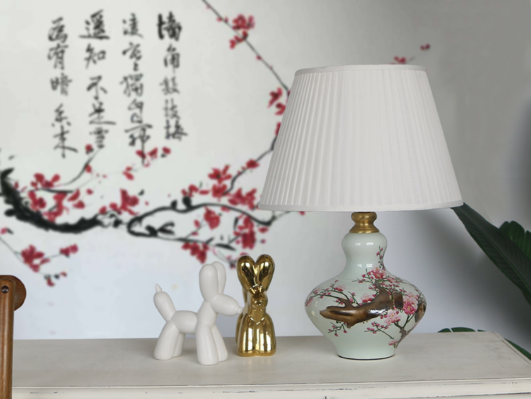 Jingdezhen ceramic table lamp for living room and bedroom bediside porcelain lighting for home decoration and hotel