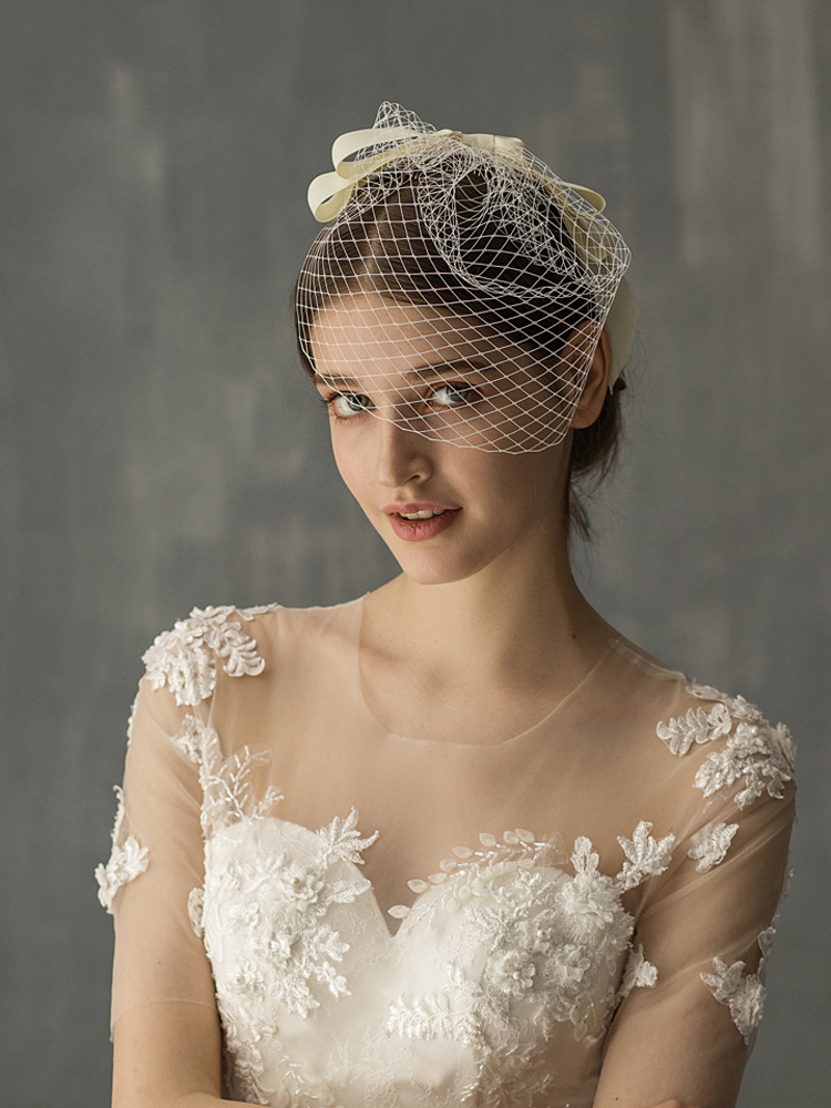 v625痴迷者腮红结婚新娘面纱织网剪边一层白色婚礼短款新娘面纱带蝴蝶