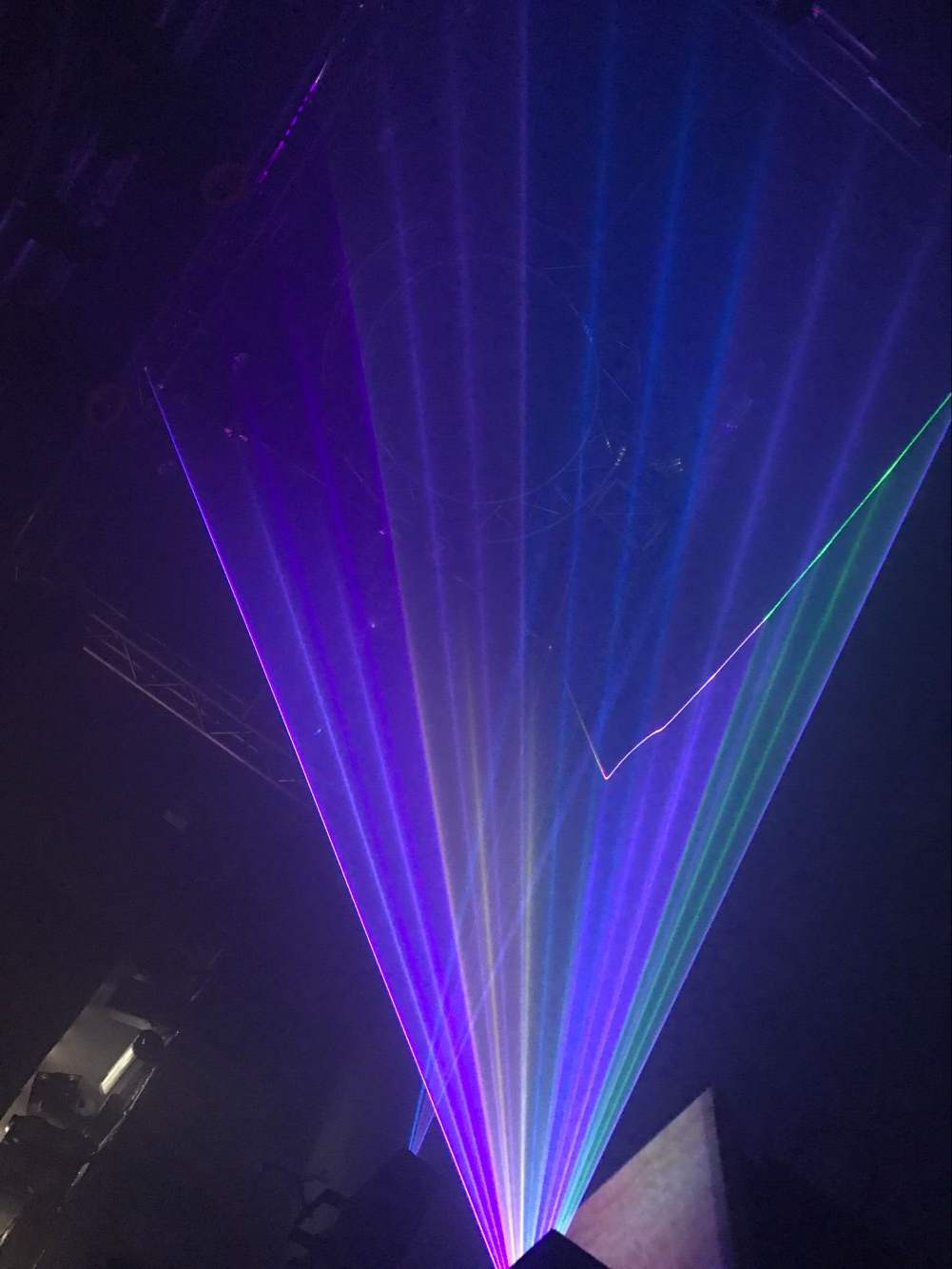 ステージ用レーザー 広州DJステージライトアニメーションレーザーライトRGBステージ
