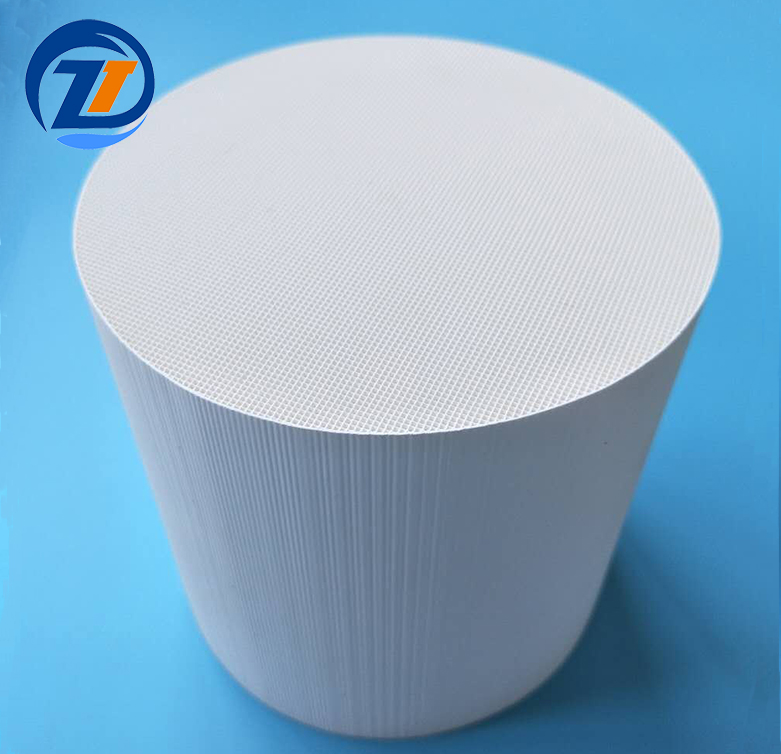 Honeycomb ceramic monolith catalyst support