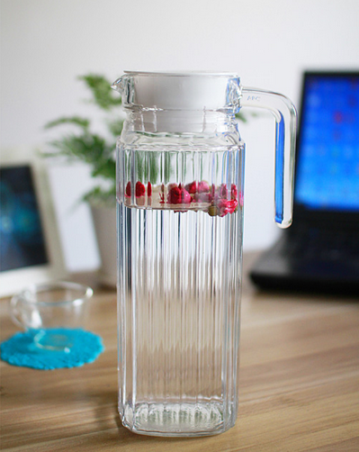 Glass water pitcher/glass teapots/ 1L glass jug with plastic lid.