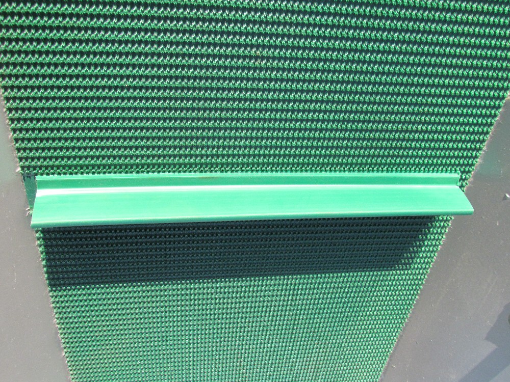 Handling Wood Chip Conveyor Systems Chip Conveyor Belt For Waste Segregation Custom