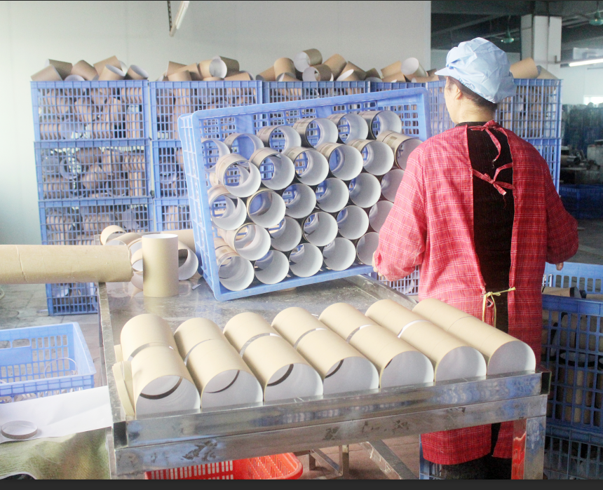 Wholesale 30/50/80/100ml glasses bottle perfume packaging cardboard box paper tube for essential oil