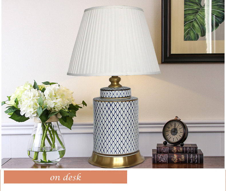 Blue and White ceramic table lamp for decor in living room  porcelain lighting for bedside hotel from Jingdezhen wholesale