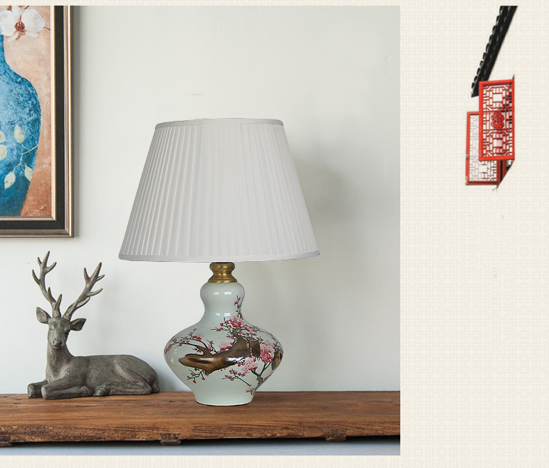 Jingdezhen ceramic table lamp for living room and bedroom bediside porcelain lighting for home decoration and hotel