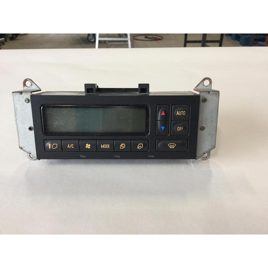 Used ISUZU AC Co<i></i>ntrol Panel For GIGA, FORWARD And ELF