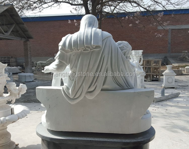 西洋の大理石のイエスとマリアの像-ミケランジェロのピエタの複製