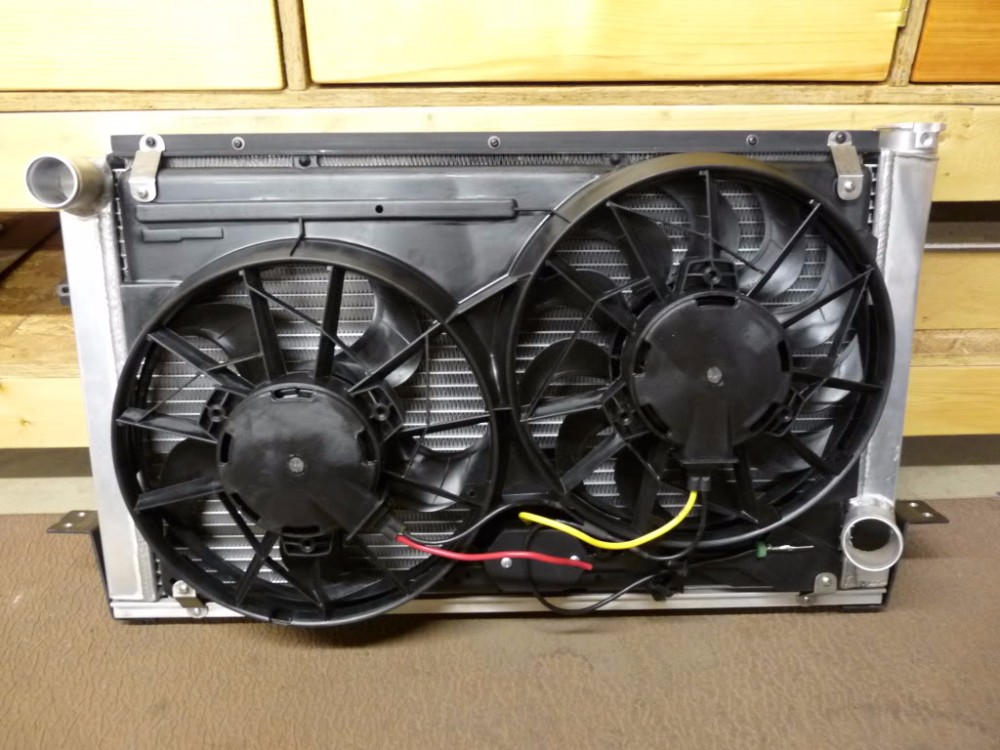 ロボAL3Z8C607A BL3Z8C607B BL3Z8C607Aラジエーター冷却ファンの